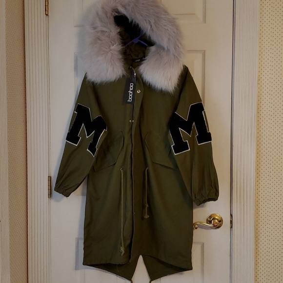 Boohoo Jackets & Blazers - NWT Faux Fur "M" Parka.